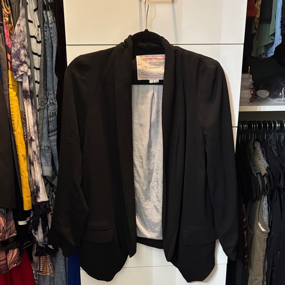 Cartonnier Elegant Black Blazer